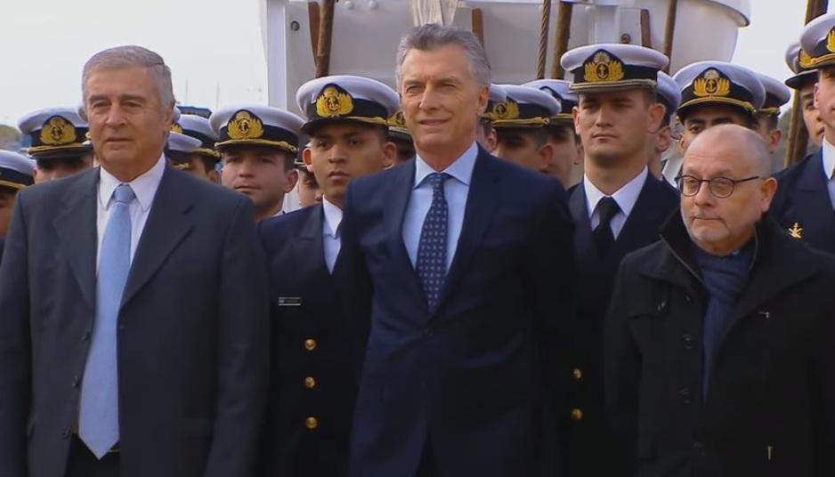 Mauricio Macri despide a la Fragata Libertad