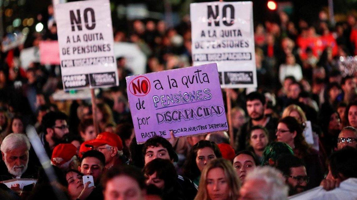 Marcha, reclamo contra ajuste en discapacidad