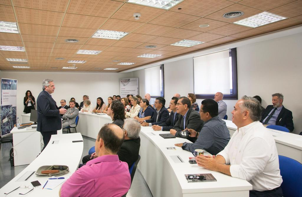 Alberto Fernández en la Universidad Camilo José Cela de Madrid, Frente de Todos