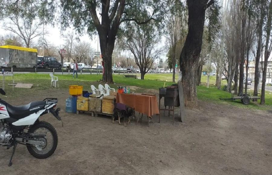 Matan de cuatro balazos al dueño de una parrilla sobre la General Paz