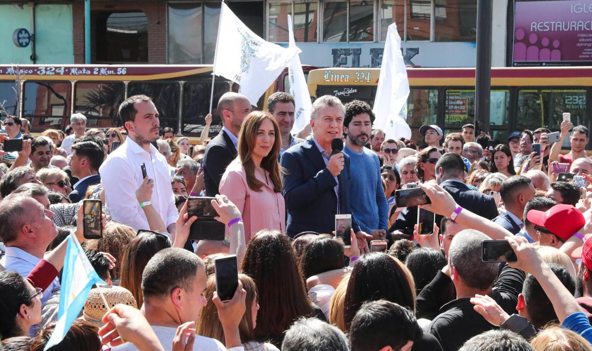 María Eugenia Vidal y Mauricio Macri, inauguración de metrobus en Florencio Varela, Elecciones 2019