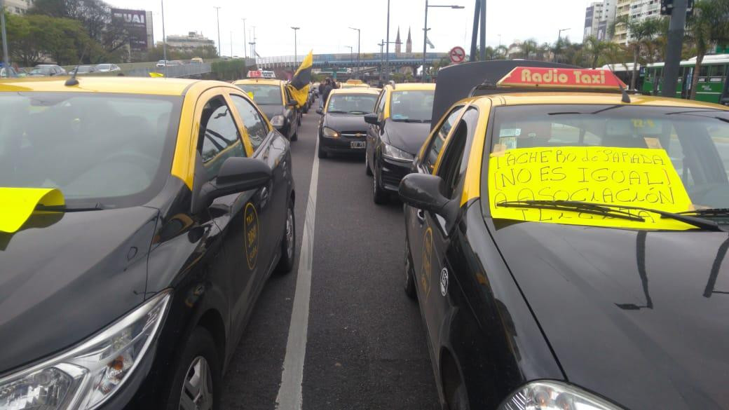 Marcha de taxistas en la Ciudad