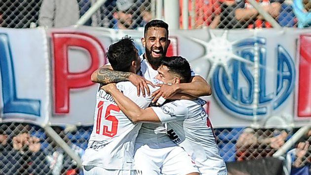 Festejo de Central Córdoba ante San Lorenzo por Superliga