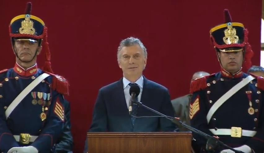 Mauricio Macri en el Colegio Militar de Palomar