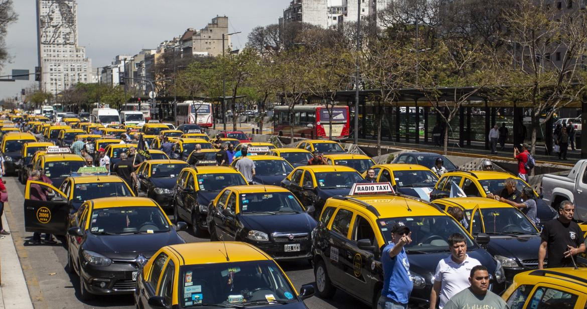 Protestas de taxistas contra Uber y Cabify