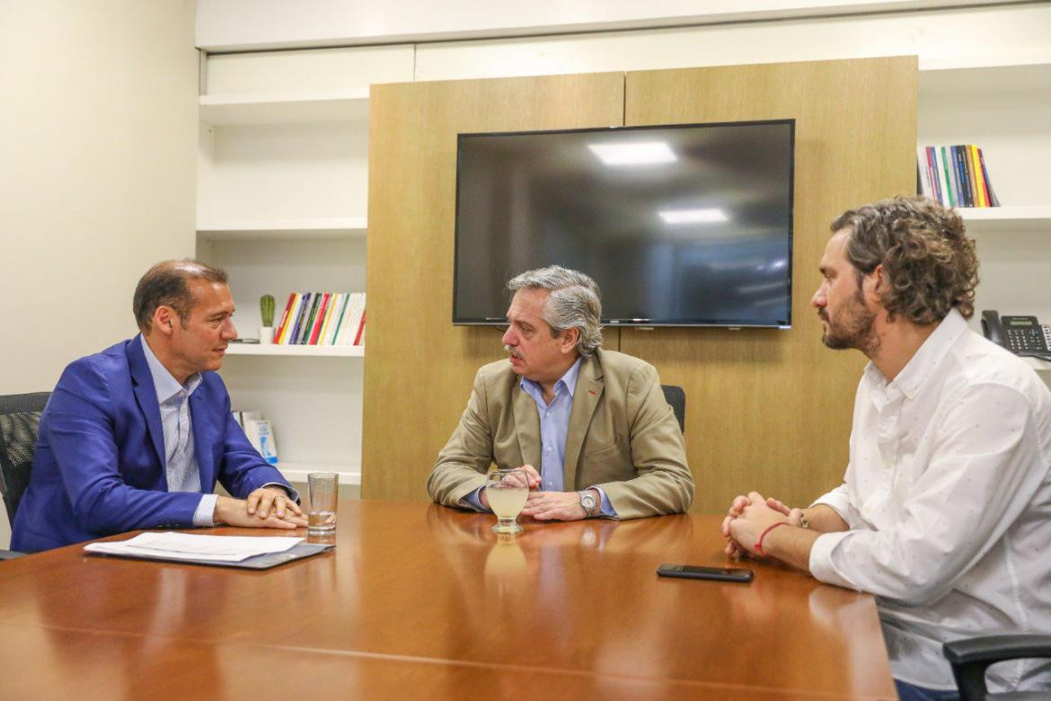 Alberto Fernández junto a Omar Gutiérrez, gobernador de Neuquén