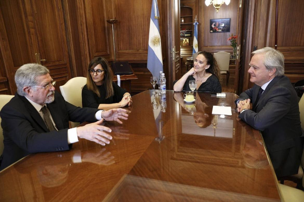 Michetti inició la transición en el Senado con colaboradores de Cristina Kirchner, NA