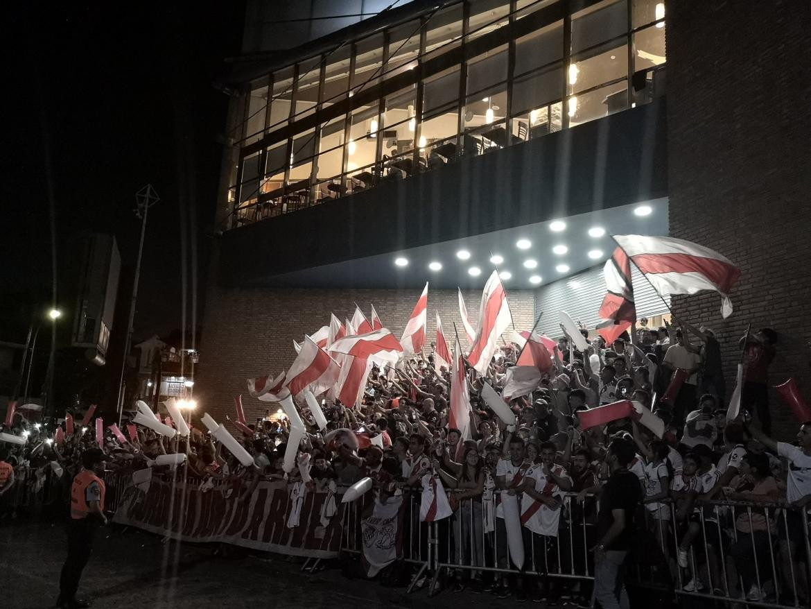 Recibimiento de River en Córdoba