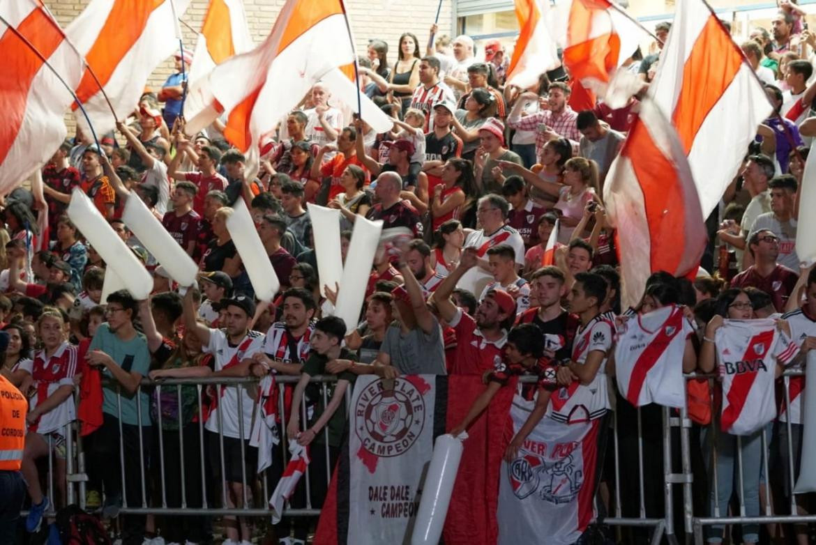 Recibimiento de River en Córdoba