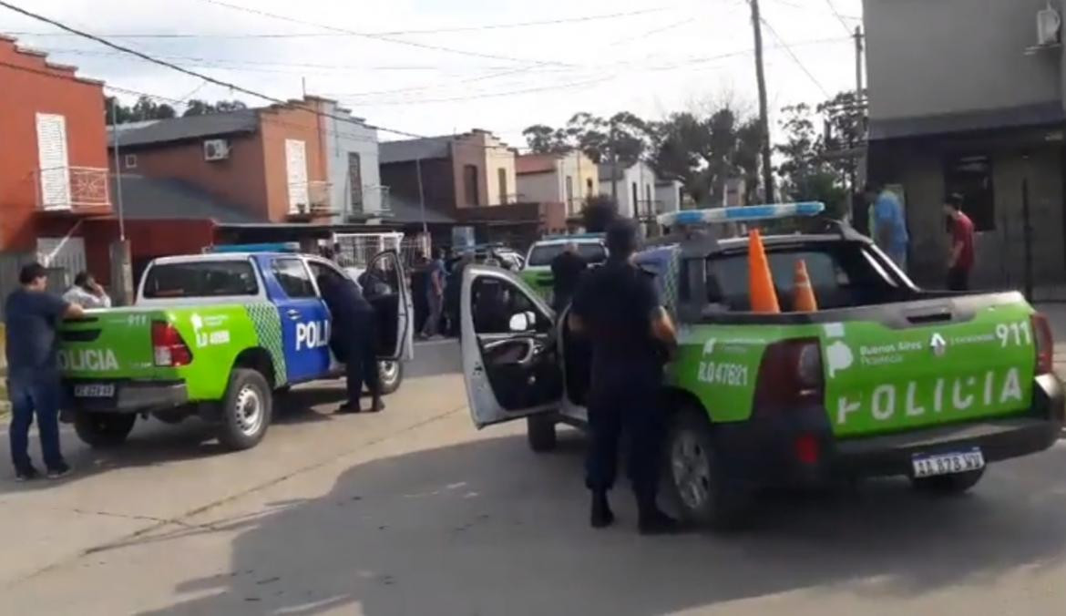 Hombre mató a su mujer y se atrincheró en su casa en Necochea