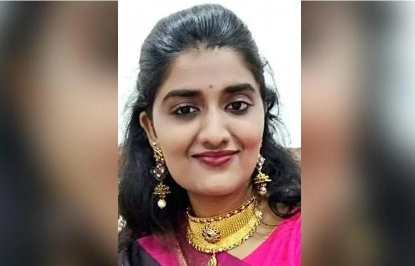 Priyanka Reddy, mujer violada en manada y asesinada en India