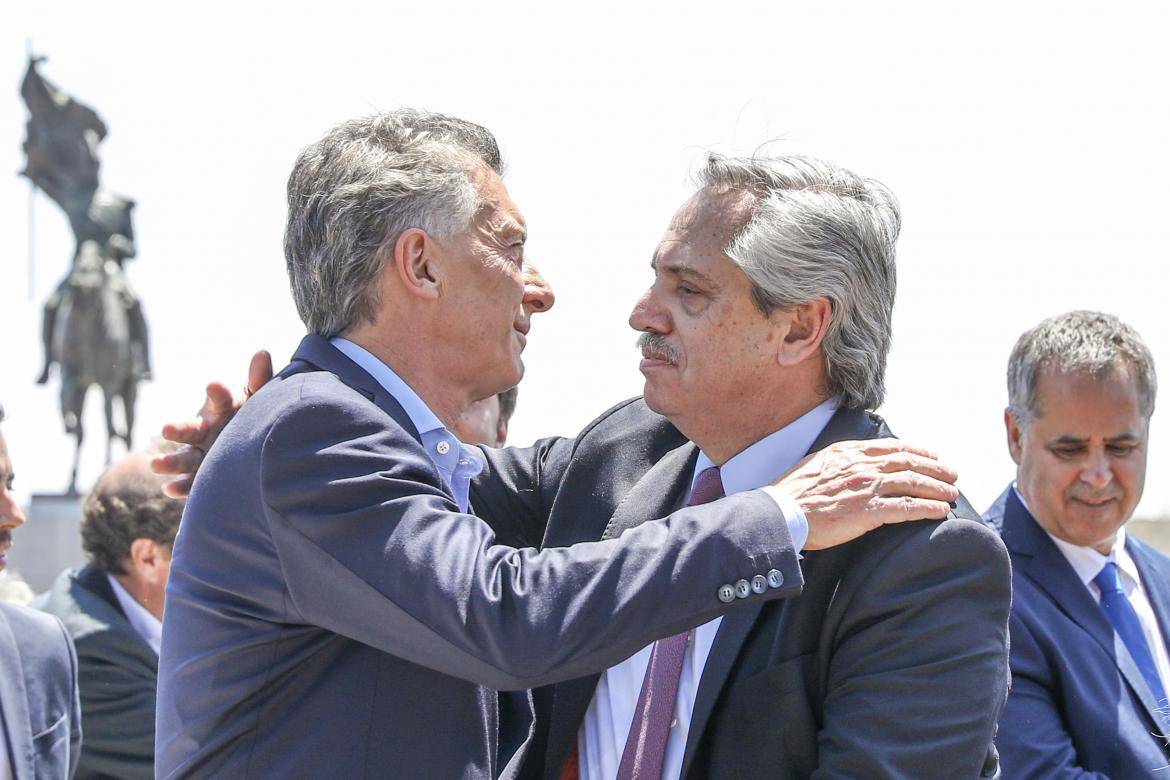 Mauricio Macri y Alberto Fernández, AGENCIA NA