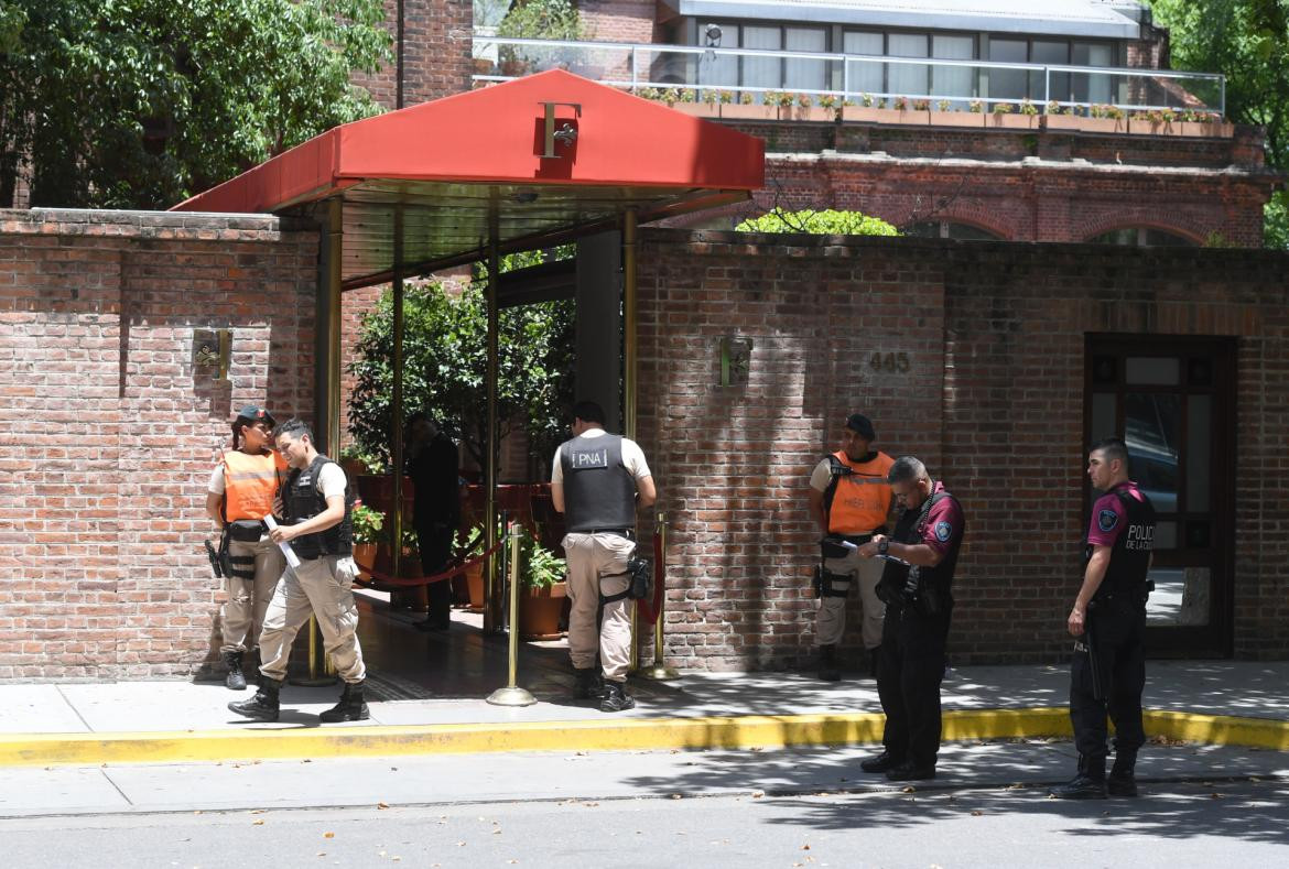 Ataque de motochorros frente al Hotel Faena