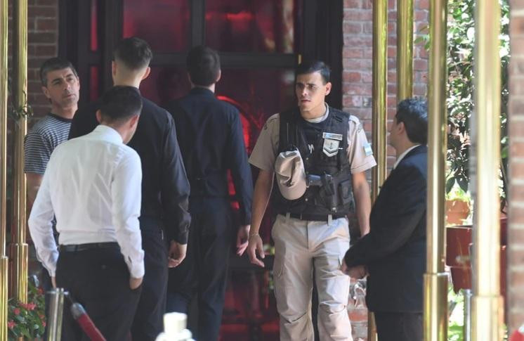 Ataque de motochorros frente al Hotel Faena