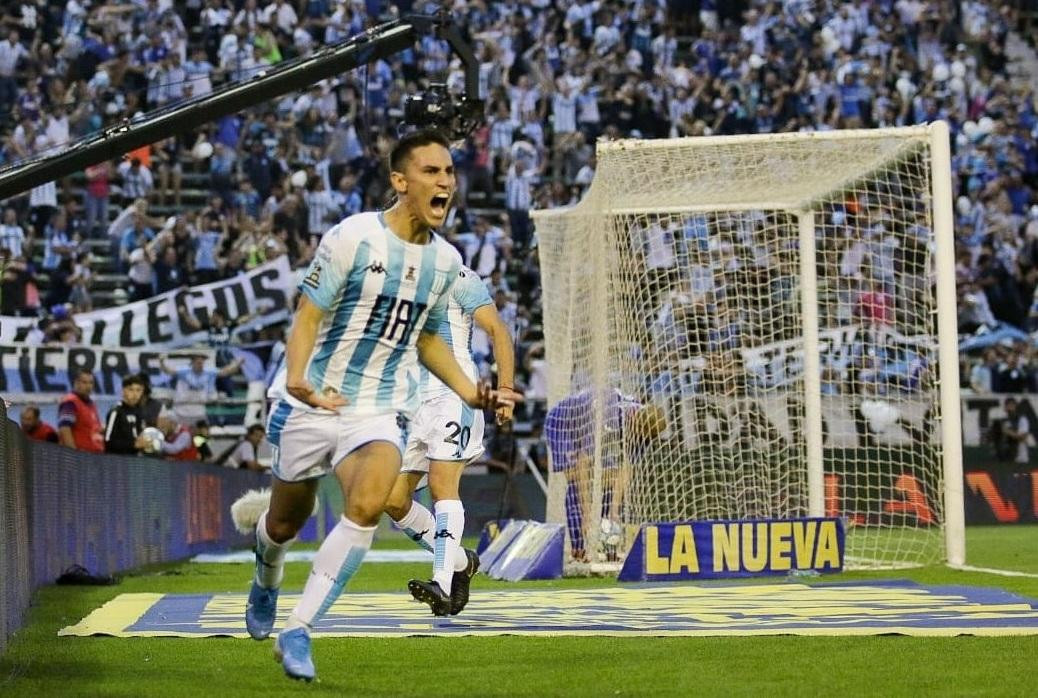 Festejo de Racing ante Tigre en el Trofeo de los Campeones