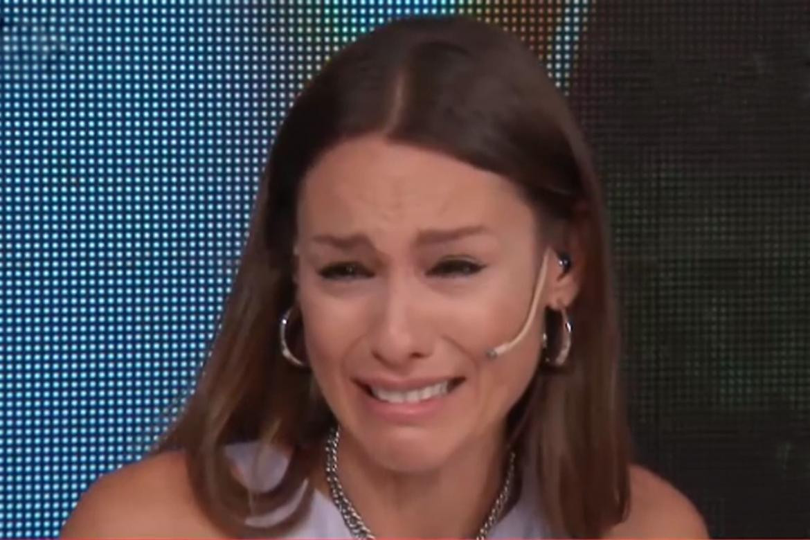 Pampita llorando