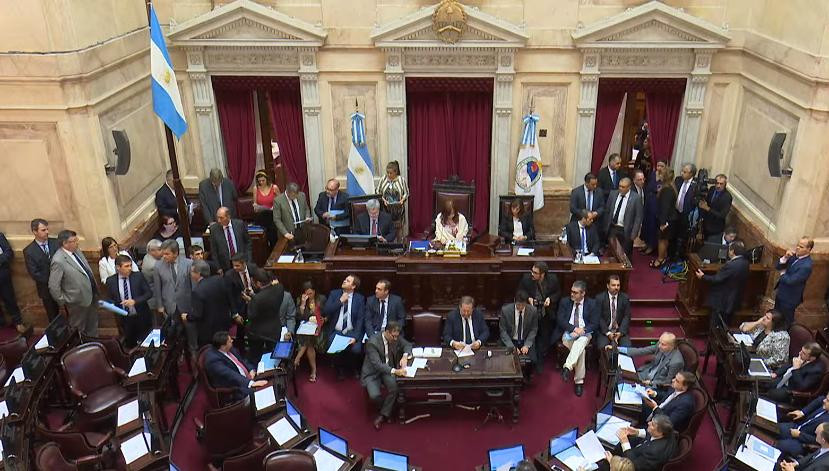 Debate en Senado de la Ley de Emergencia Económica