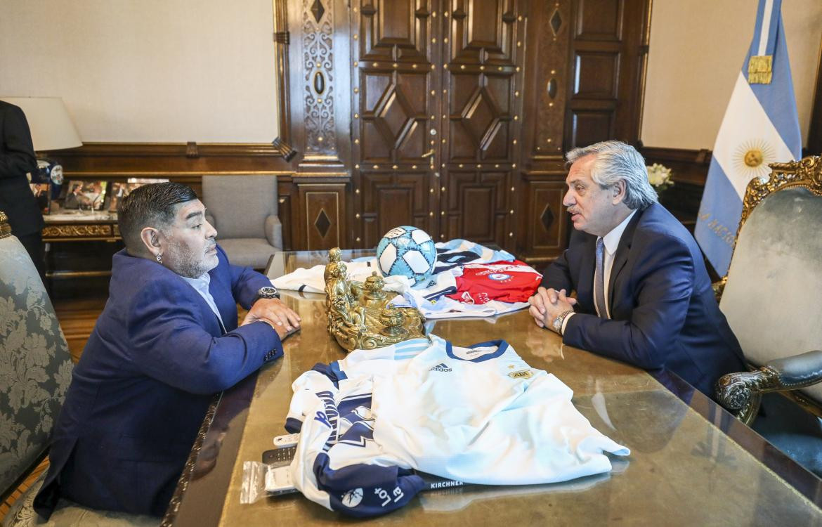 Diego Maradona en Casa Rosada en reunión con el presidente Alberto Fernandez, NA