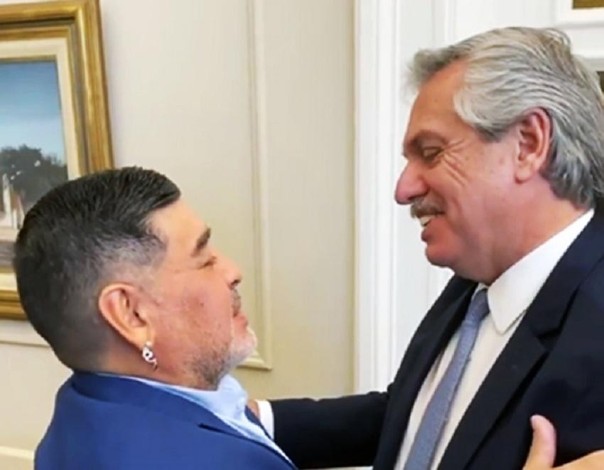 Diego Maradona en Casa Rosada en reunión con el presidente Alberto Fernandez, NA