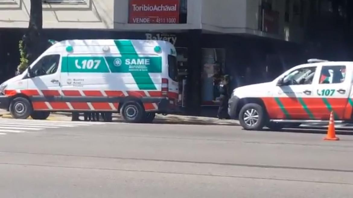 Hombre atrincherado en Palermo con su bebé de tres días en ambulancia del SAME