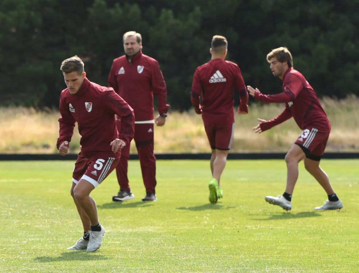 Jugadores de River en San Martín de los Andes, entrenamiento