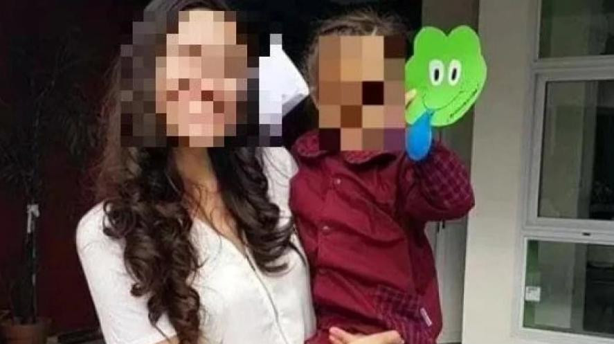 Mujer que se encerró con sus hijas en su departamento