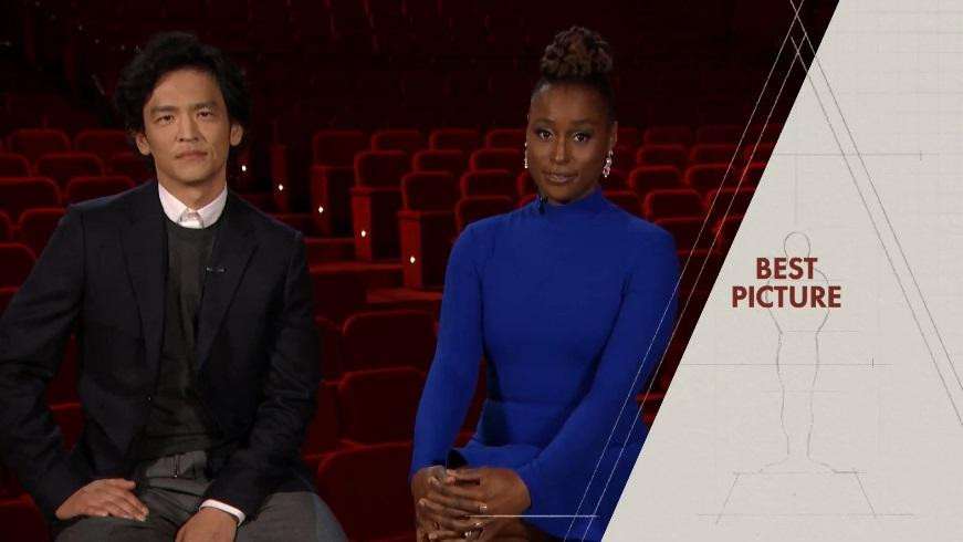 Issa Rae y John Cho - Oscars nominaciones