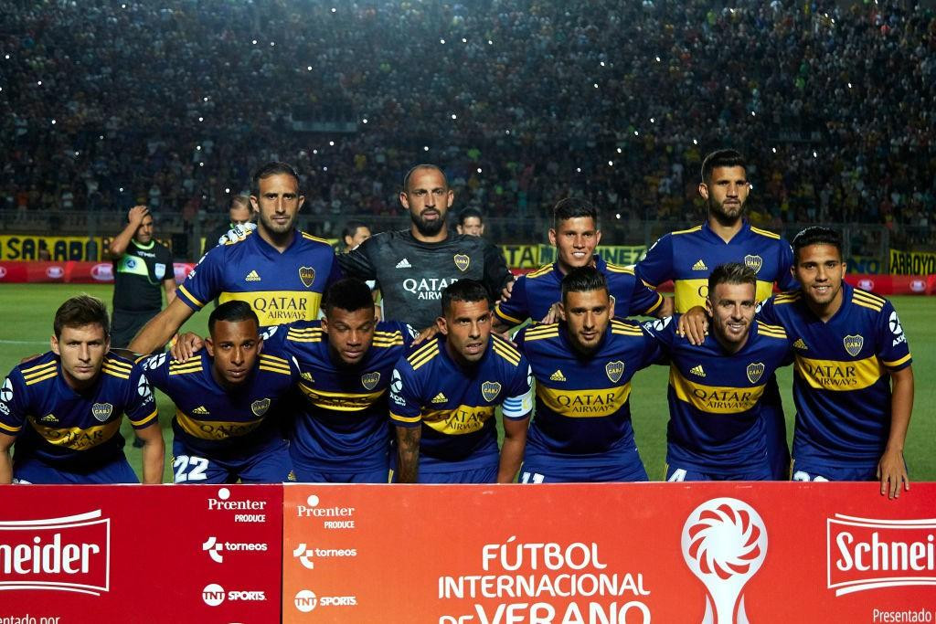 Formación de Boca con nueva camiseta