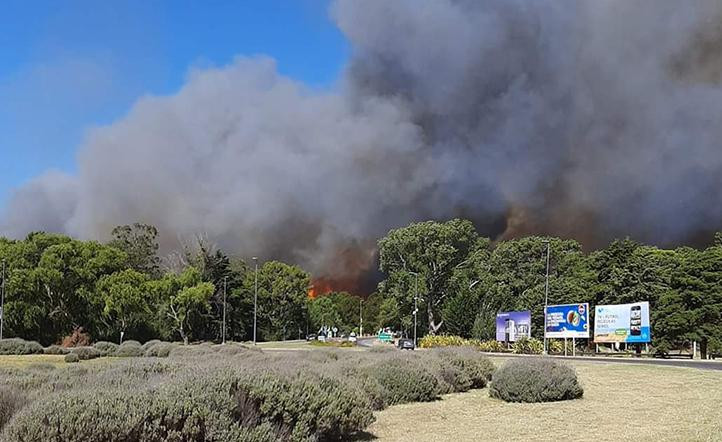 Voraz incendio en Villa Gesell, Twitter