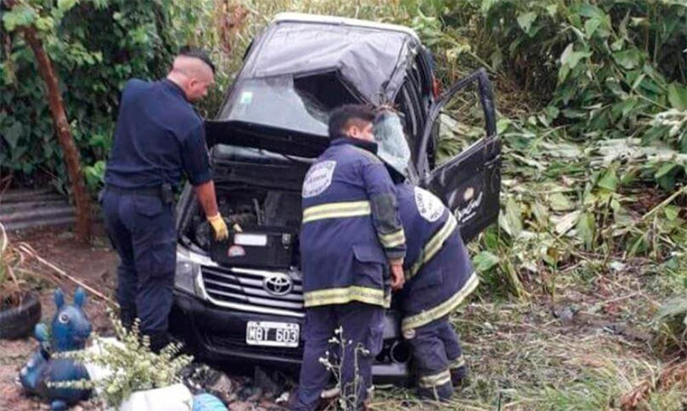 Volcó camioneta en la que viajaban integrantes de Damas Gratis, Twitter