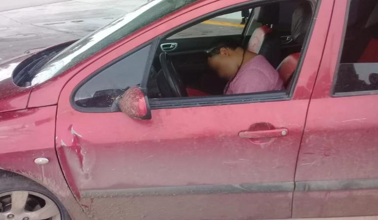 Hombre borracho y dormido