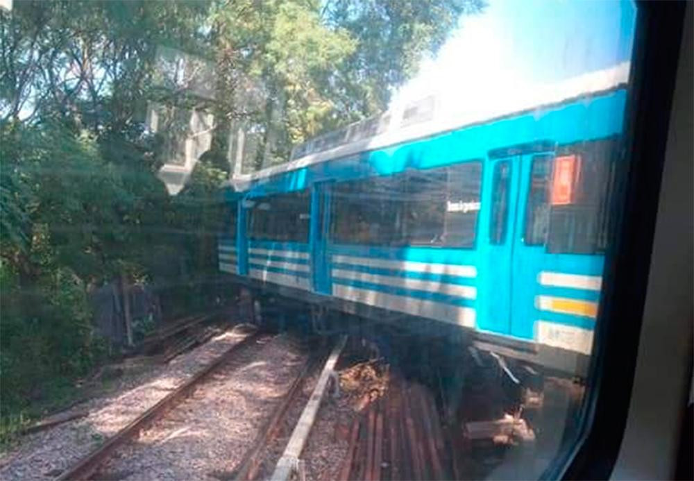 Descarriló tren del ramal Mitre, Foto Twitter