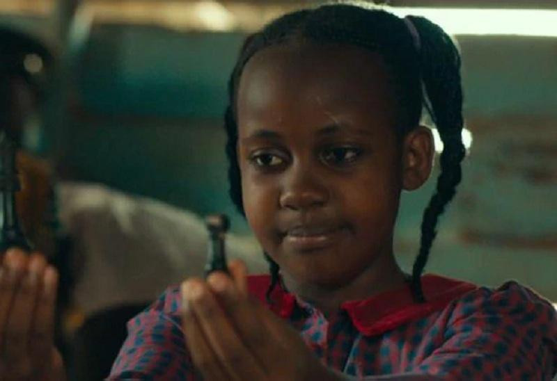 Nikita Pearl Walingwa hizo de Gloria en la película “La reina de Katwe”