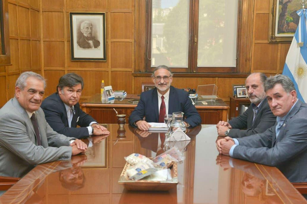 Reunión de la Mesa de Enlace con Luis Basterra