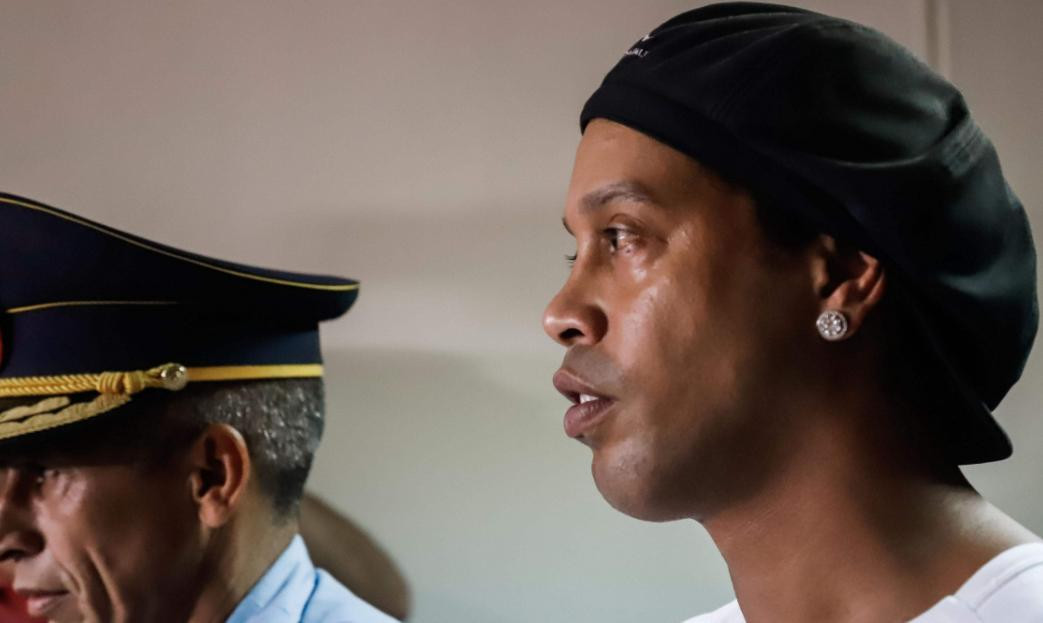 Ronaldinho, detenido en Paraguay