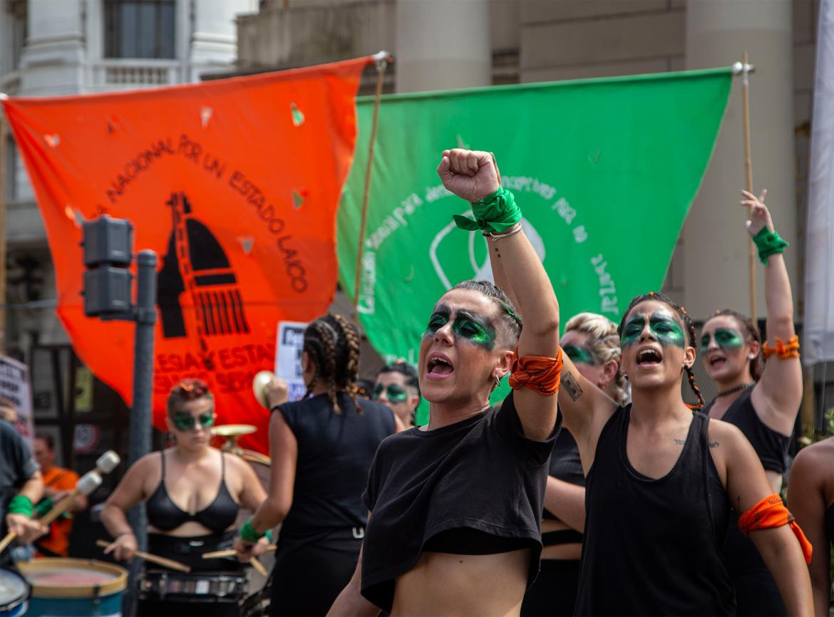 8M Día Internacional de la Mujer, marcha frente a Catedral, NA