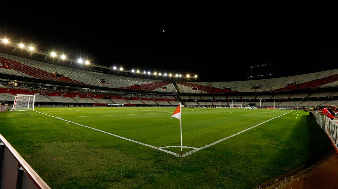 Estadio de River vacío, fútbol