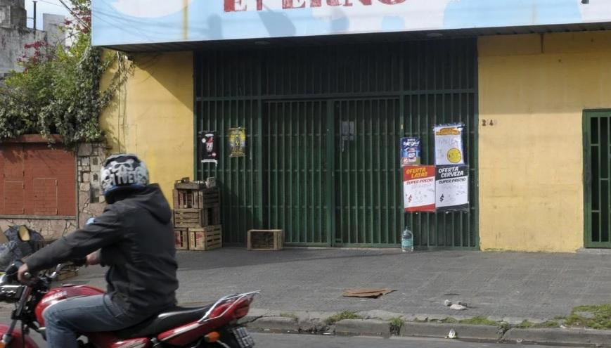 Supermercado chino cerrado en cuarentena por coronavirus