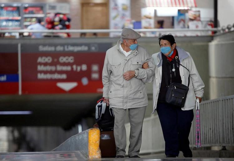 Coronavirus, Italia, pareja de ancianos, Reuters	