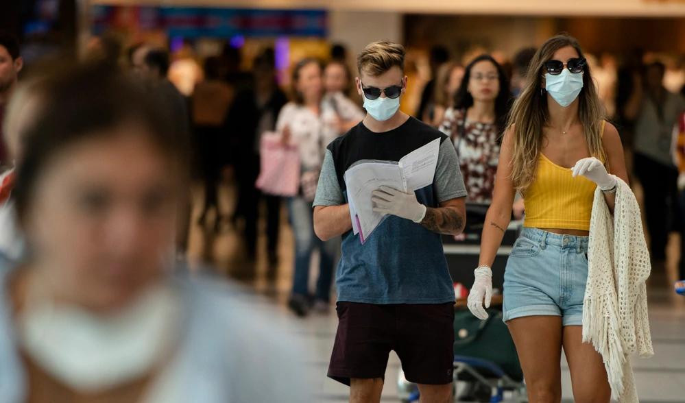 Coronavirus, Argentina, gente con barbijo