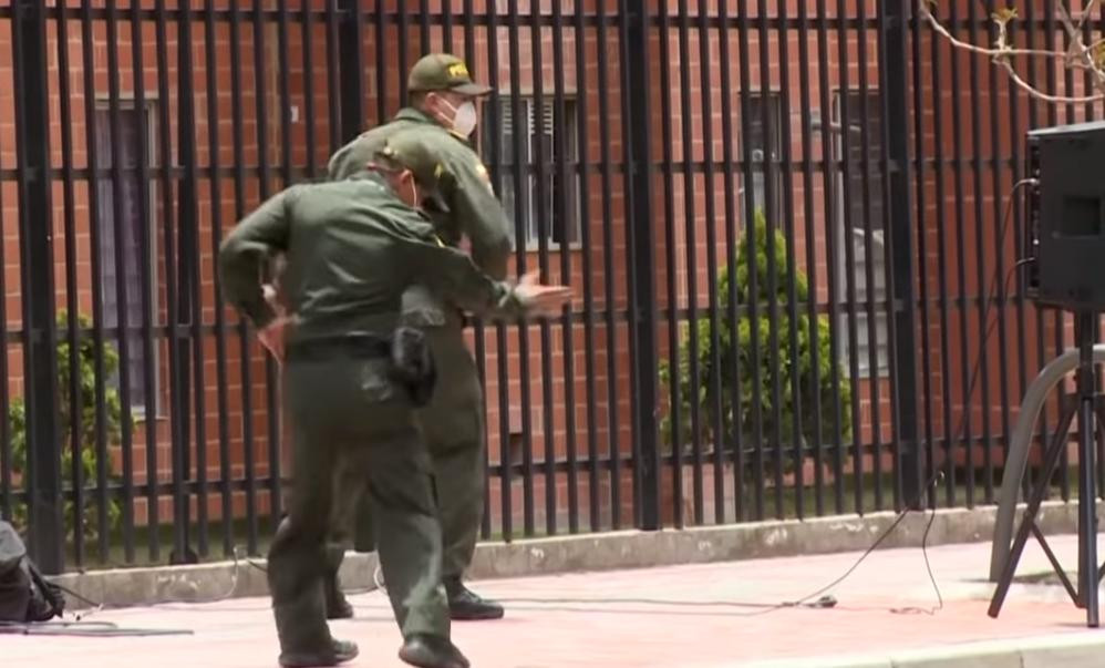 Coronavirus, Colombia, policías bailando zumba, EuroNews