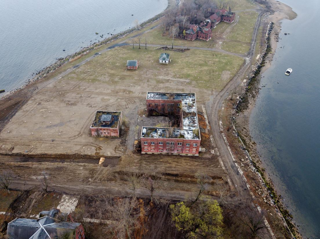 Fosa común en la isla de Hart de Nueva York, coronavirus