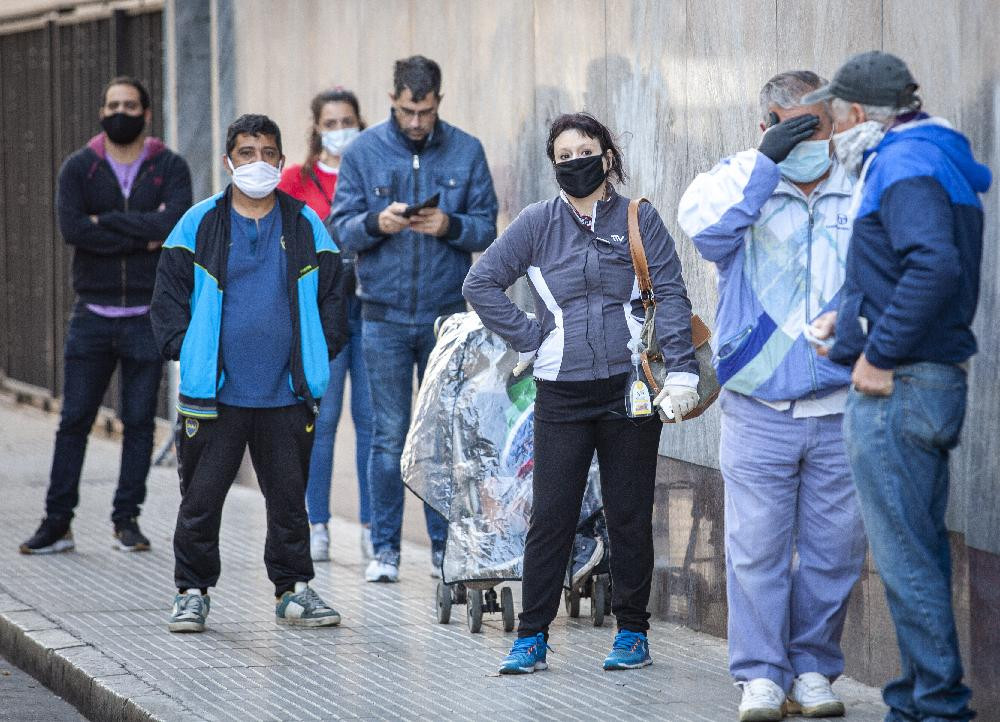 Coronavirus, Argentina, gente en la calle, NA