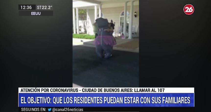 Familiar disfrazado para visitar a su madre en geriátrico