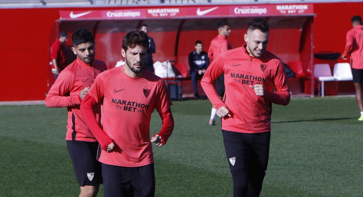 Ever Banega, Franco Vázquez y Lucas Ocampos