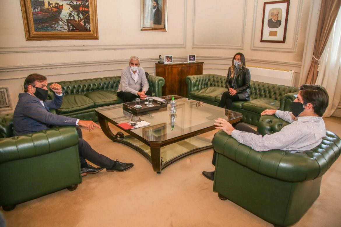 Malena Galmarini junto a Nicolás Trotta por Instituto Universitario del Agua