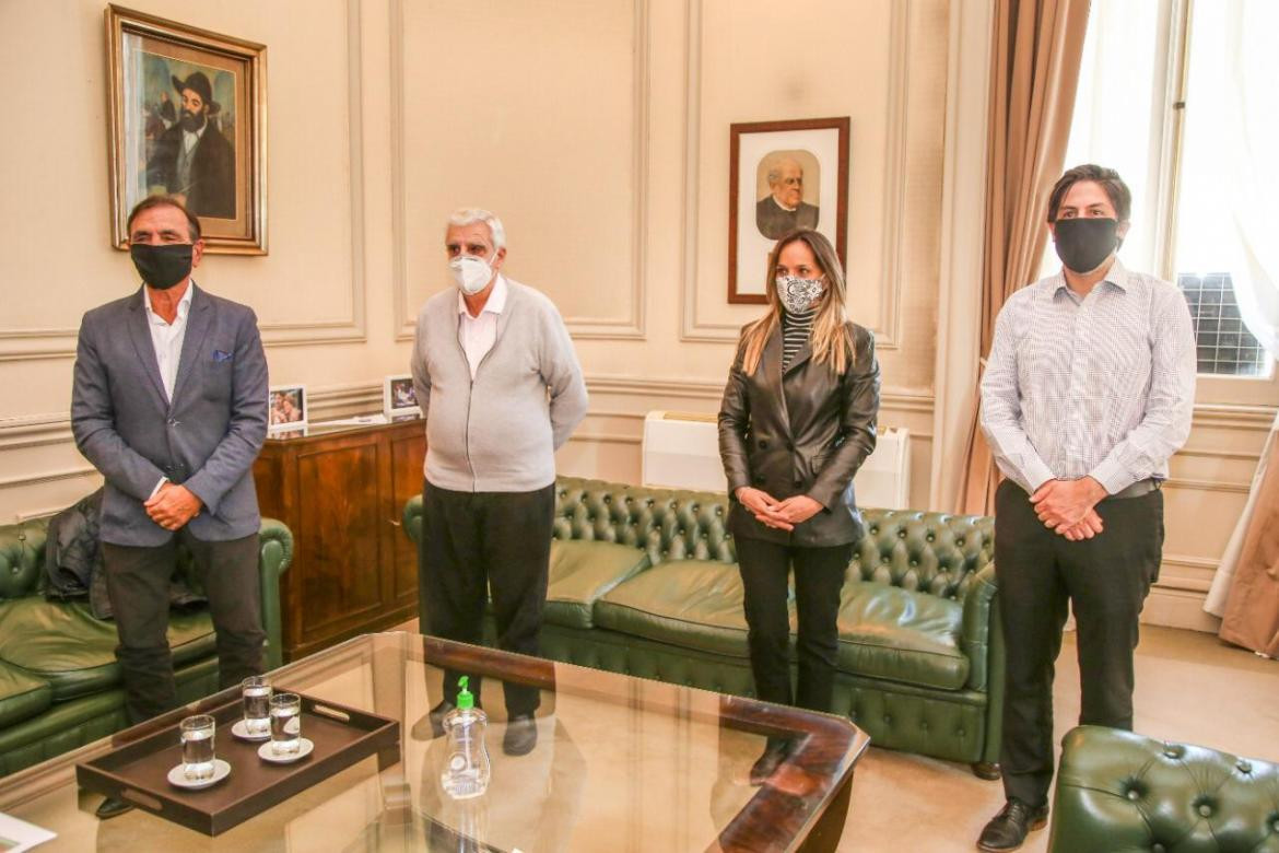 Malena Galmarini junto a Nicolás Trotta por Instituto Universitario del Agua