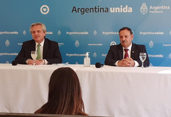 Alberto Fernández junto al gobernador Ricardo Quintela en La Rioja