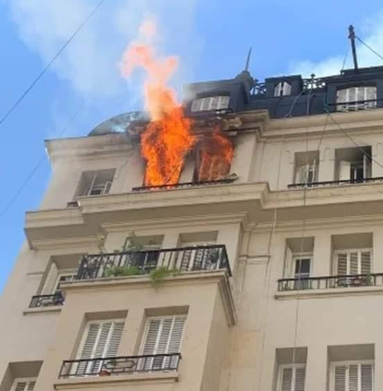 Feroz incendio en edificio de Recoleta