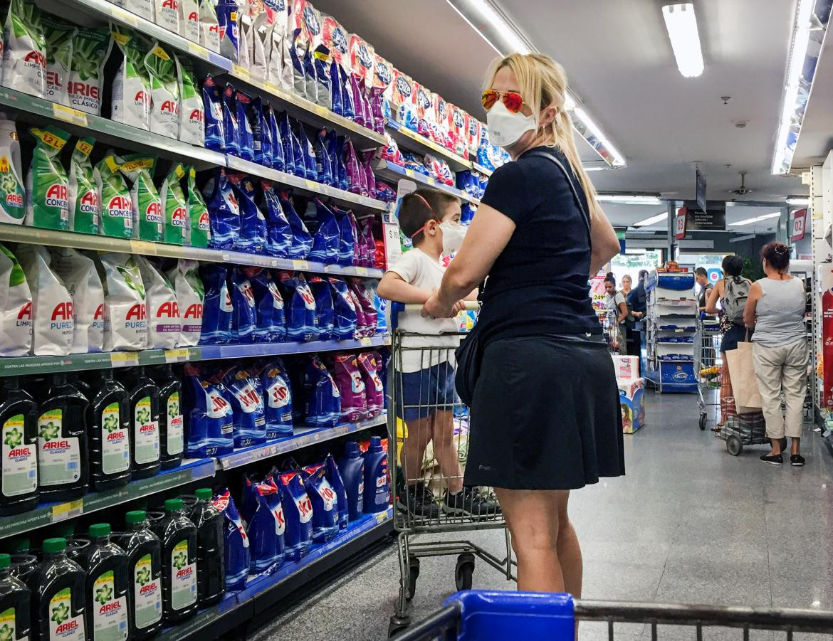 Compras en supermercados en cuarentena, AGENCIA NA